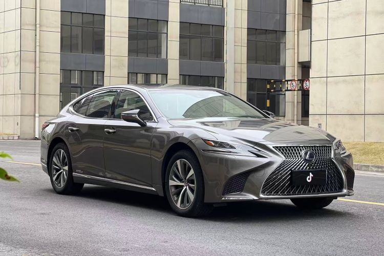 雷克萨斯LS 2020款 500h 卓越版 国VI车身外观3