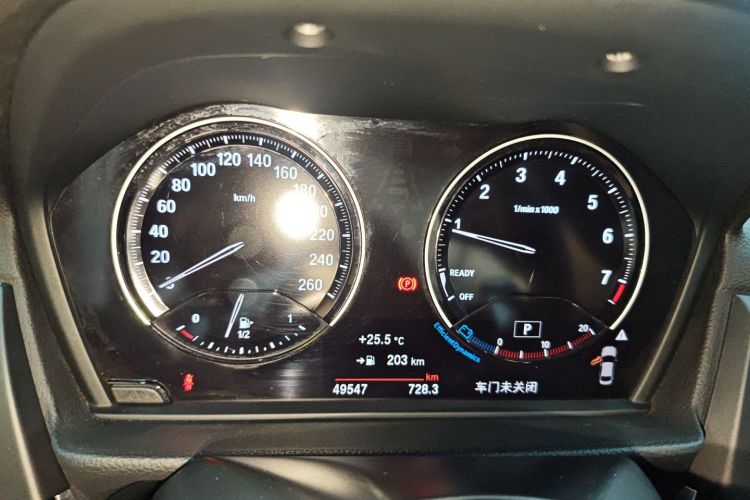 宝马1系 2019款 120i 领先型M运动套装中控内饰14