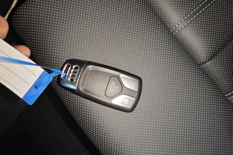 奥迪A4L 2024款 40 TFSI 时尚动感型中控内饰11