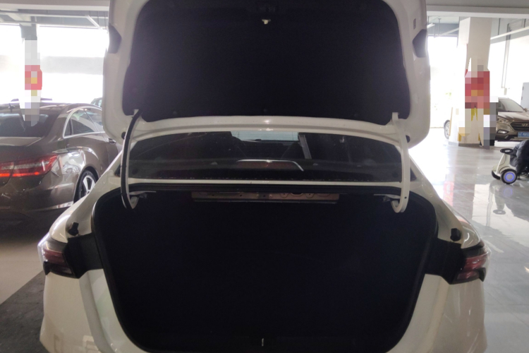 吉利汽车 2024款 缤瑞COOL 1.5T DCT冠军版机舱底盘23