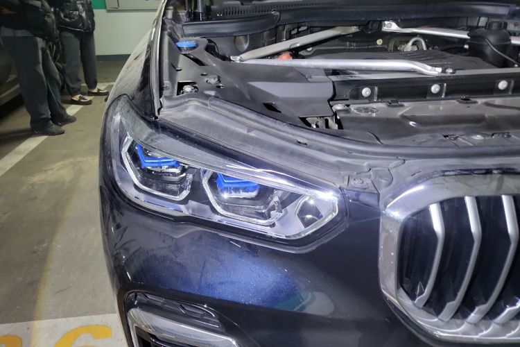 宝马X5 2022款 xDrive 30Li 尊享型M运动套装车身外观8