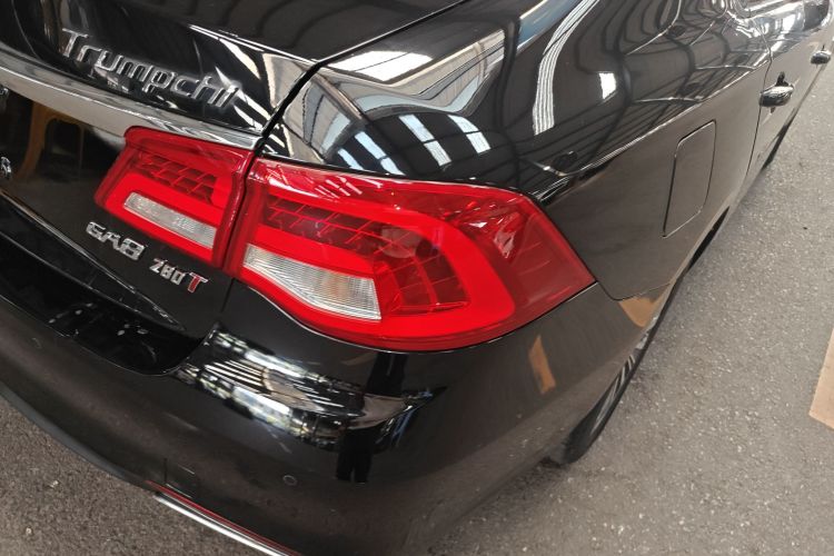 广汽传祺 传祺GA8 2017款 280T 尊享版车身外观6006