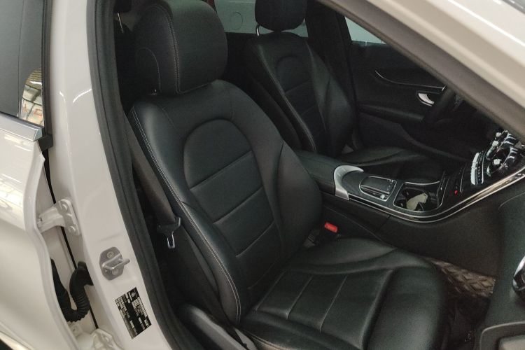 奔驰C级 2019款 C 180 L 时尚型运动版局部细节41