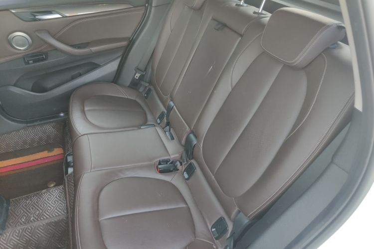 宝马X1 2018款 sDrive18Li 尊享型中控内饰21