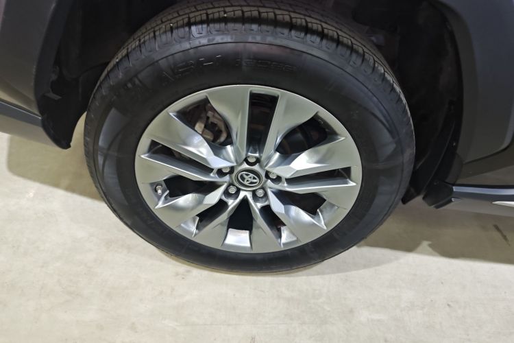 丰田 威兰达 2022款 2.0L CVT两驱豪华PLUS版车身外观6008