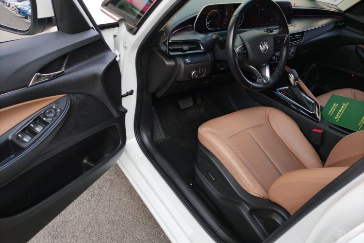 别克GL6 2021款 323T 轻混动互联豪华型中控内饰7003