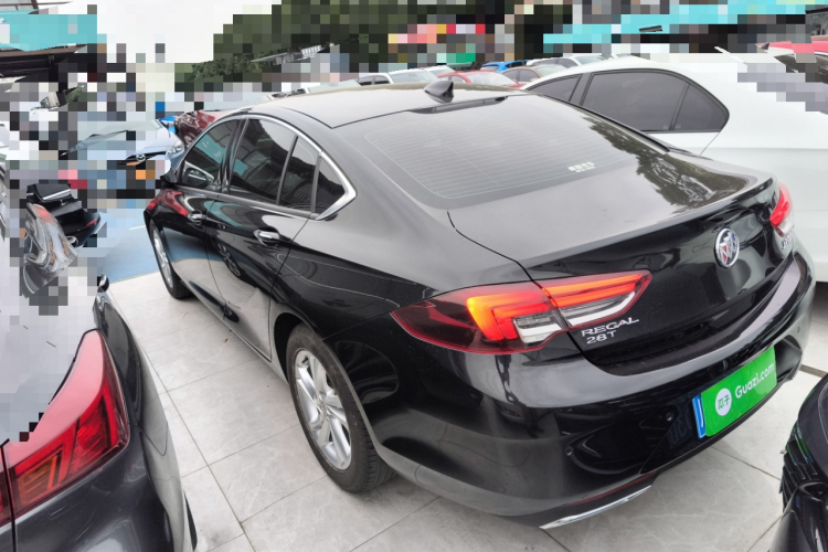 别克 君威 2023款 552T 智享型车身外观4