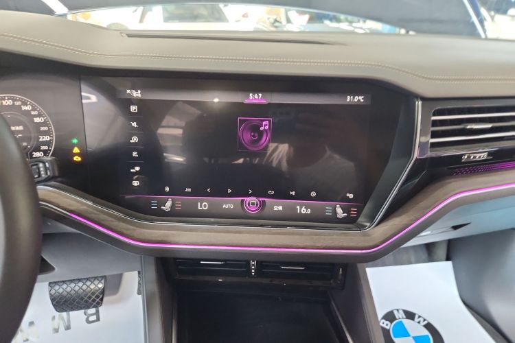 大众 途锐 2020款 3.0TSI 锐享版 国VI中控内饰16