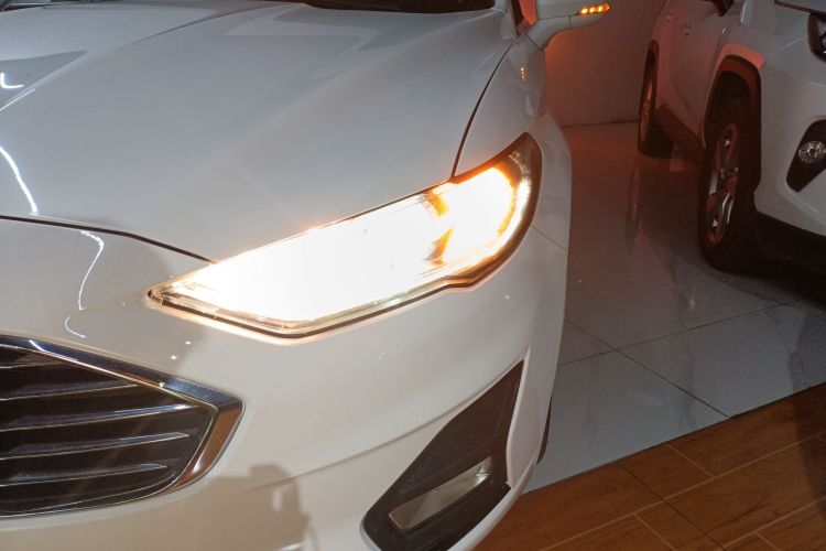 福特 蒙迪欧 2020款 EcoBoost 180 时尚型局部细节36