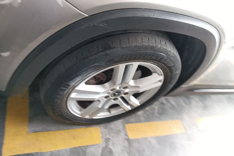 奔驰GLB 2020款 改款 GLB 200 动感型车身外观35