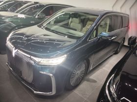 岚图汽车 岚图梦想家 2025款 PHEV 四驱旗舰鲲鹏版