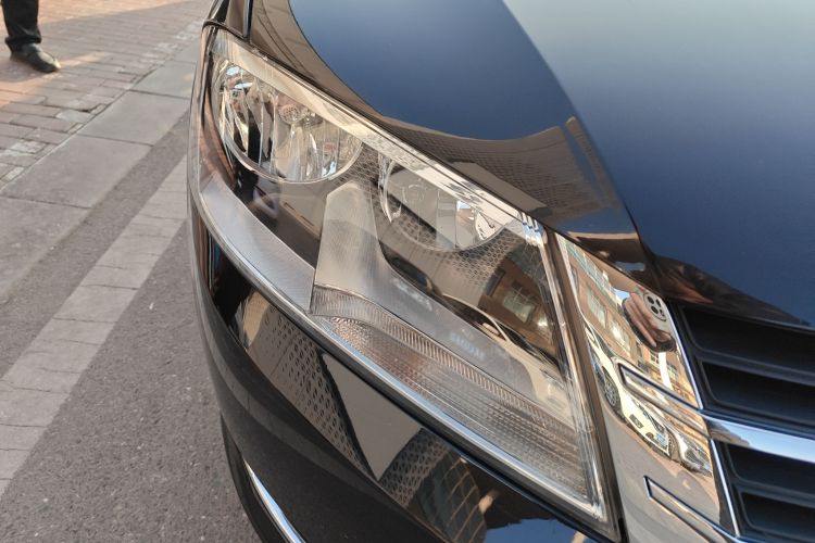 大众 朗逸 2013款 改款经典 1.6L 手动风尚版车身外观8