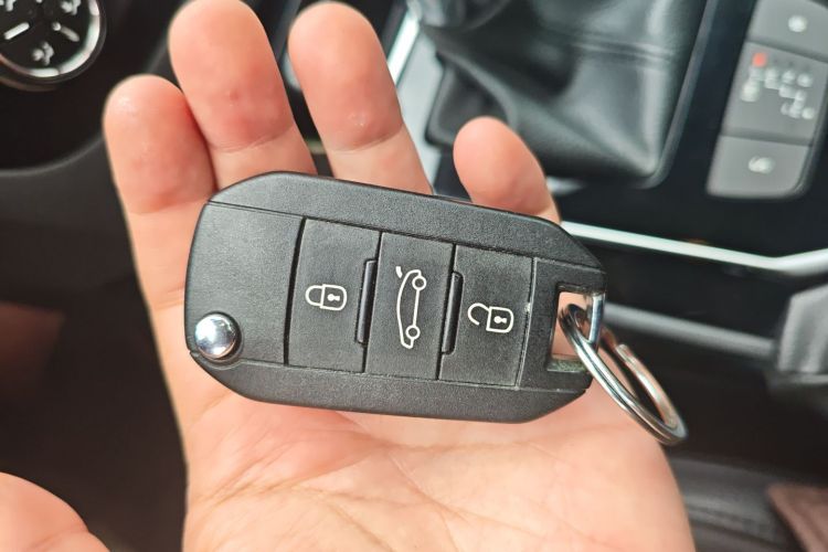 标致508 2013款 2.0L 两周年纪念 自动智享版中控内饰7001