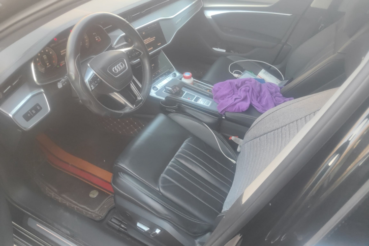 奥迪A6L 2024款 45 TFSI 臻选致雅型中控内饰19