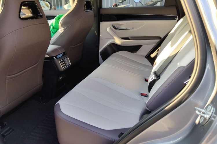 比亚迪 宋PLUS新能源 2025款 DM-i 智驾版 160KM 旗舰型中控内饰21