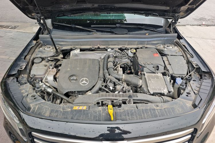 奔驰GLB 2024款 GLB 200 时尚型机舱底盘24