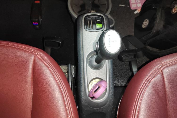 smart fortwo 2012款 1.0 MHD 硬顶舒适版中控内饰18