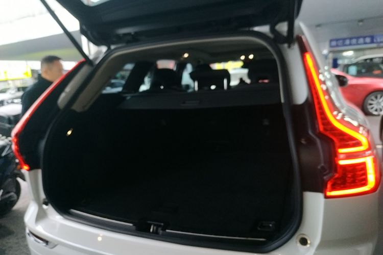 沃尔沃XC60 2020款 T5 四驱智远豪华版机舱底盘23