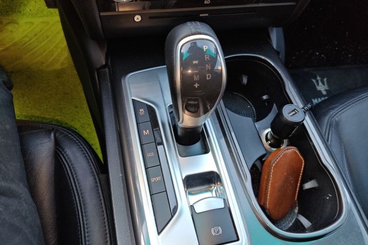 玛莎拉蒂 Ghibli 2014款 3.0T 标准版中控内饰18