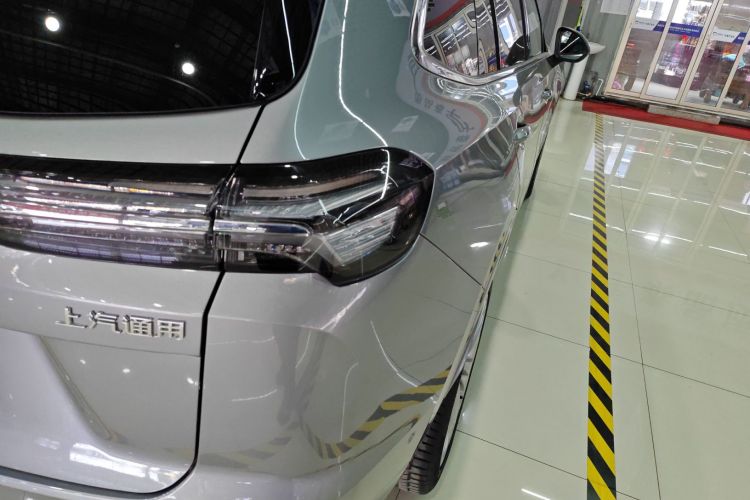 别克 2024款 昂科威Plus 四驱Avenir艾维亚车身外观9