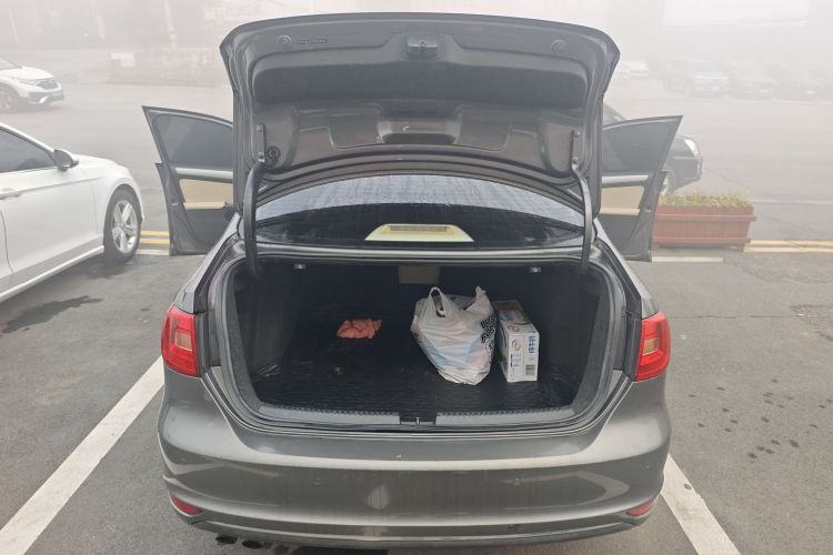 大众 速腾 2014款 改款 1.4TSI 自动豪华型机舱底盘23