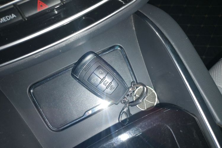 北京汽车 北京EU5 2019款 R600 智潮版中控内饰7001