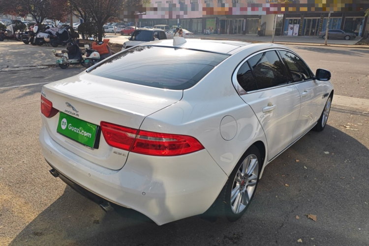 捷豹XEL 2018款 2.0T 250PS 尊享版车身外观7