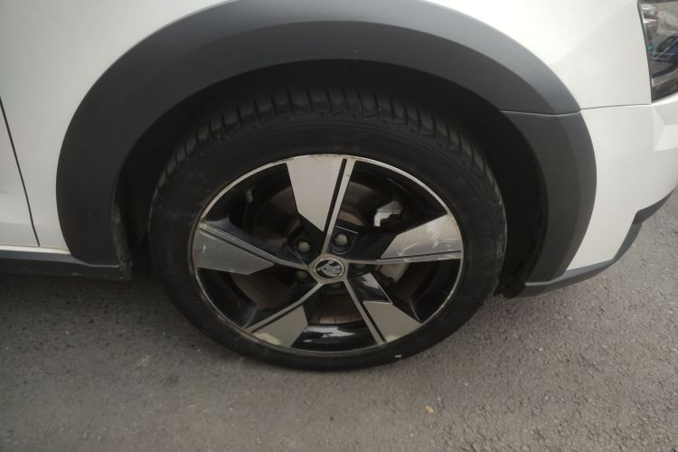 斯柯达 明锐 2019款 旅行车 TSI280 DSG豪华版 国VI车身外观10