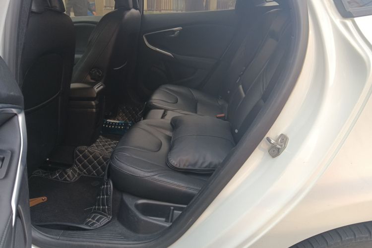 沃尔沃V40 2015款 1.6T 智逸版中控内饰21