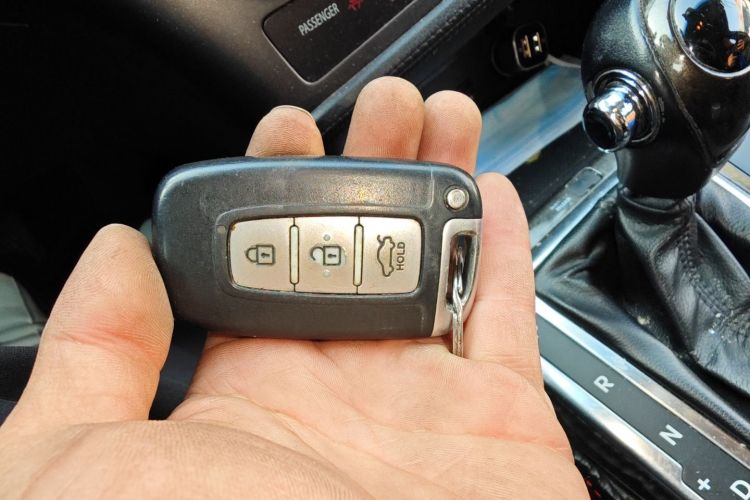 起亚K5 2012款 2.0L 自动DLX中控内饰11