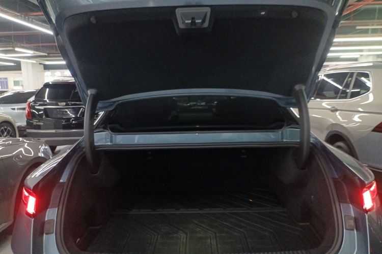 领克Z10 2024款 95kWh 702km四驱智驾Ultra机舱底盘23