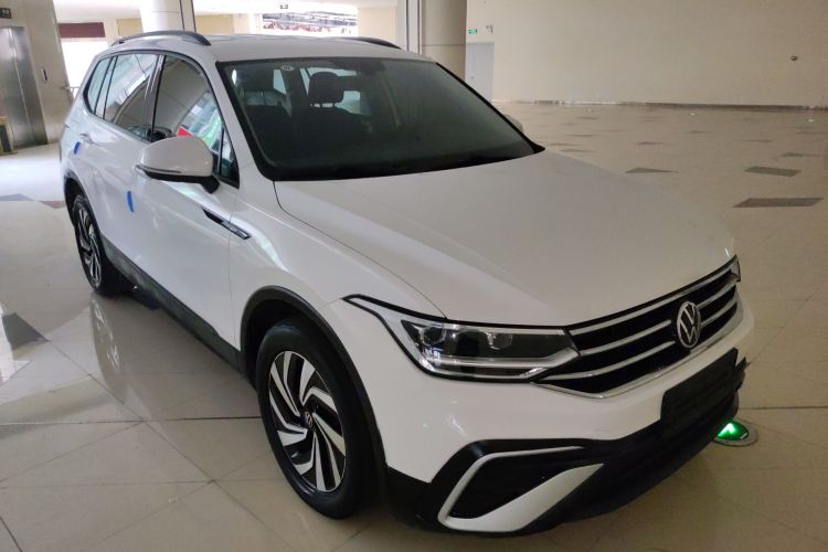 大众 途观L 2022款 330TSI 自动两驱舒享版车身外观3