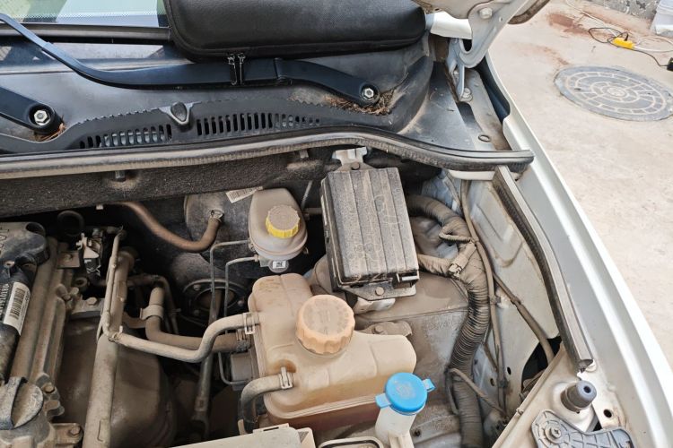 五菱汽车 五菱宏光 2019款 1.5L S标准型国VI LAR局部细节9007