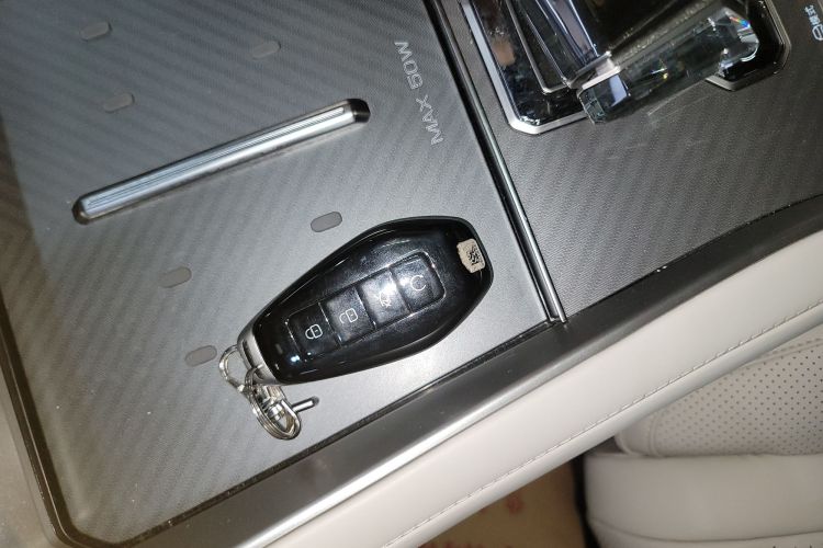 腾势Z9GT 2024款 1100四驱Max版中控内饰11