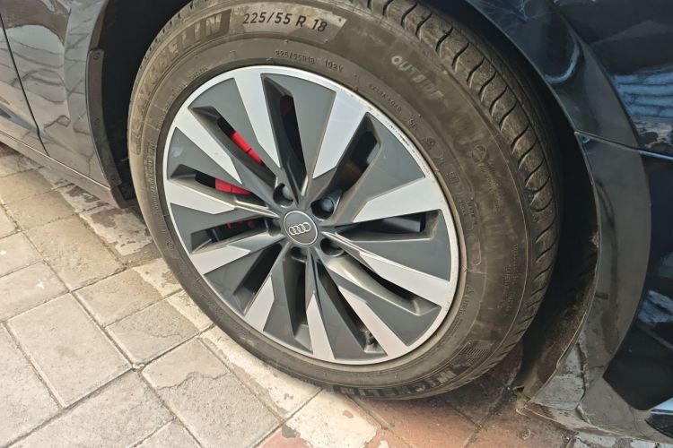 奥迪A6L 2019款 45 TFSI 臻选致雅型车身外观10