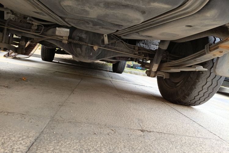 金杯 海狮 2020款 2.0L快运王系列豪华型厢货高顶国VI 1TZS局部细节9008