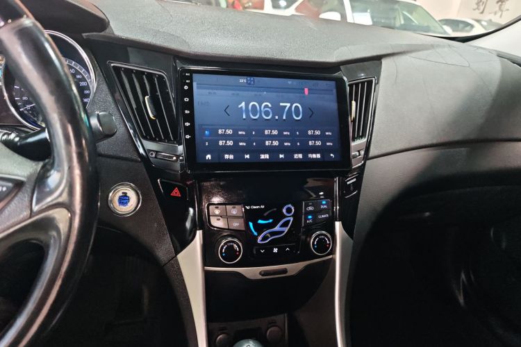 现代 索纳塔 2014款 2.4L 自动豪华版 国IV中控内饰16