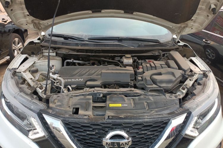 日产 逍客 2019款 2.0L CVT智享版机舱底盘24