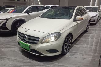 奔驰A级(进口) 2015款 A 200 时尚型