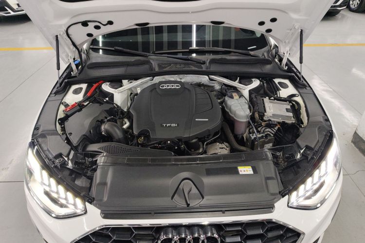 奥迪A4L 2020款 40 TFSI 豪华动感型机舱底盘24