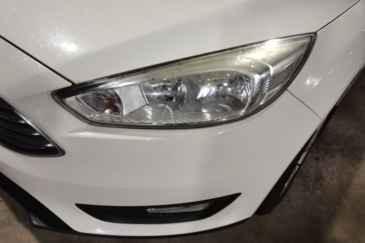 福特 福克斯 2017款 三厢 1.6L 手动舒适型智行版局部细节36