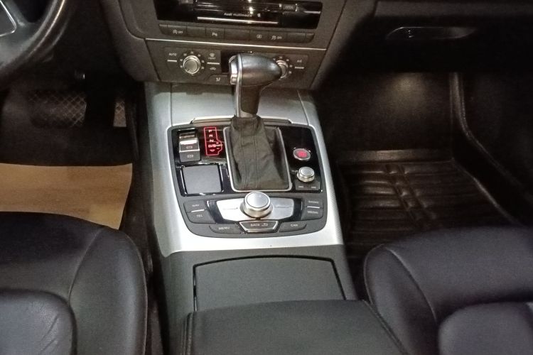 奥迪A6L 2015款 TFSI 百万纪念智领型中控内饰18