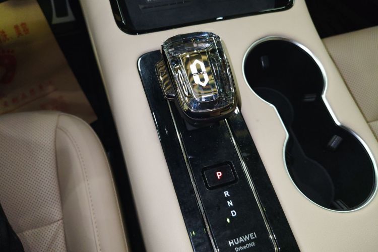 鸿蒙智行 问界M5 2023款 纯电后驱标准版局部细节18