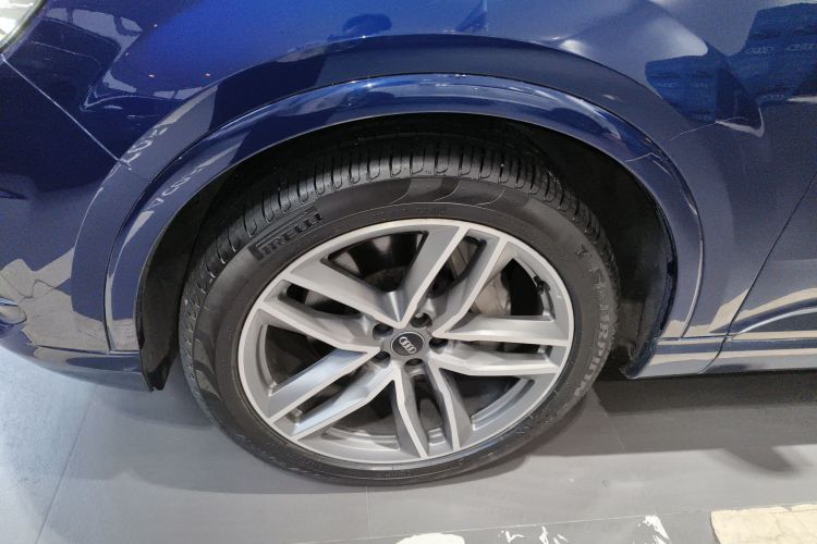 奥迪Q7 2018款 45 TFSI 技术型车身外观6007