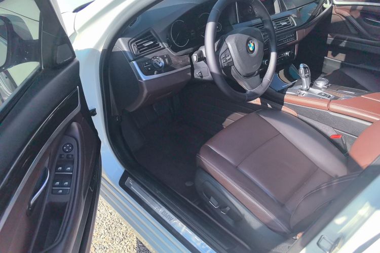 宝马5系 2017款 525Li 豪华设计套装中控内饰20