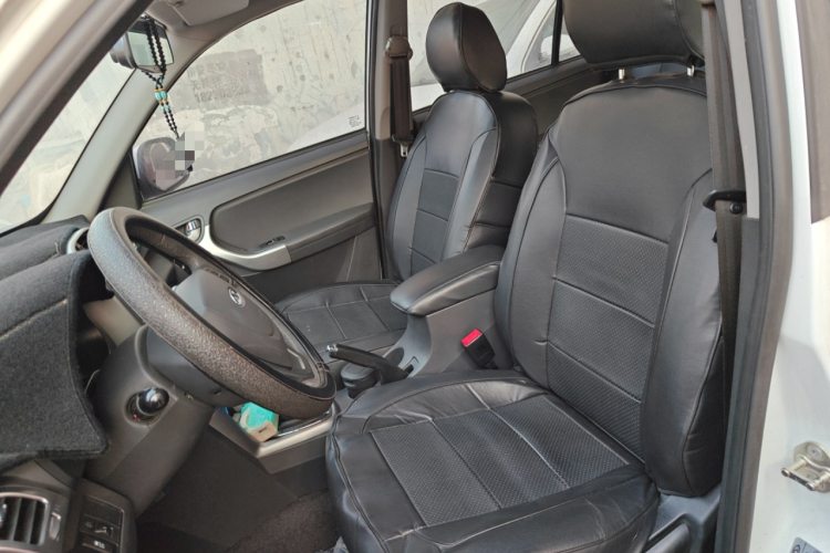 奇瑞 瑞虎3 2015款 1.6L 手动智尚纪念版中控内饰19