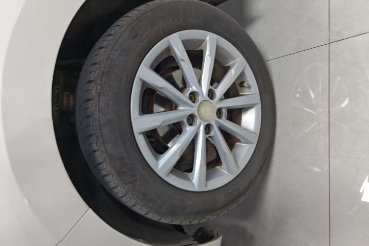 斯柯达 昕锐 2013款 1.6L 手动乐选型车身外观6002