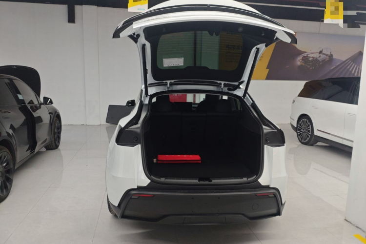 特斯拉 Model Y 2026款 长续航后轮驱动版机舱底盘23