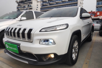 Jeep 自由光 2017款 2.0L 优越版