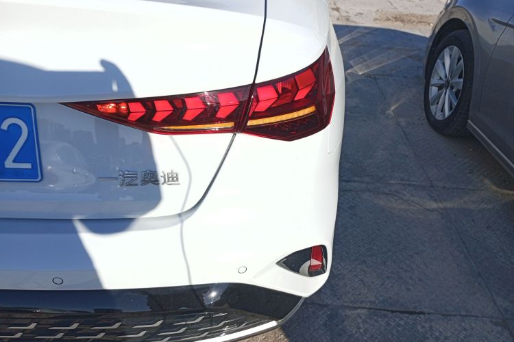 奥迪A3 2025款 A3L Limousine 35TFSI 飞驰尊享型车身外观9